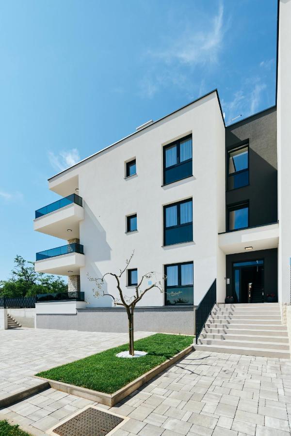 Apartments San Maris ウマグ エクステリア 写真